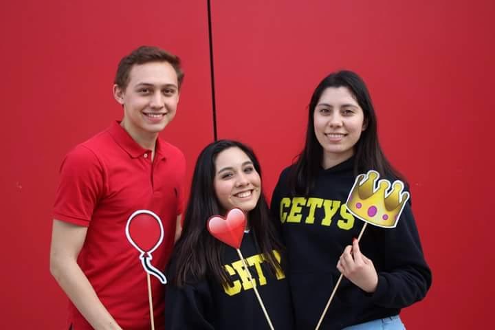 Aissa Nunez Cossio pictured between two of her friends on San Valentine Day (Valentine’s Day). Cossio stays in touch with her old classmates through social media. “They use Facebook. Facebook is “in” there,” Cossio said. “I snap with them too.”

